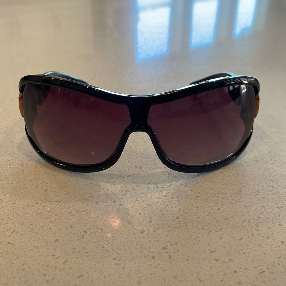 Vintage Gucci sunglasses with case